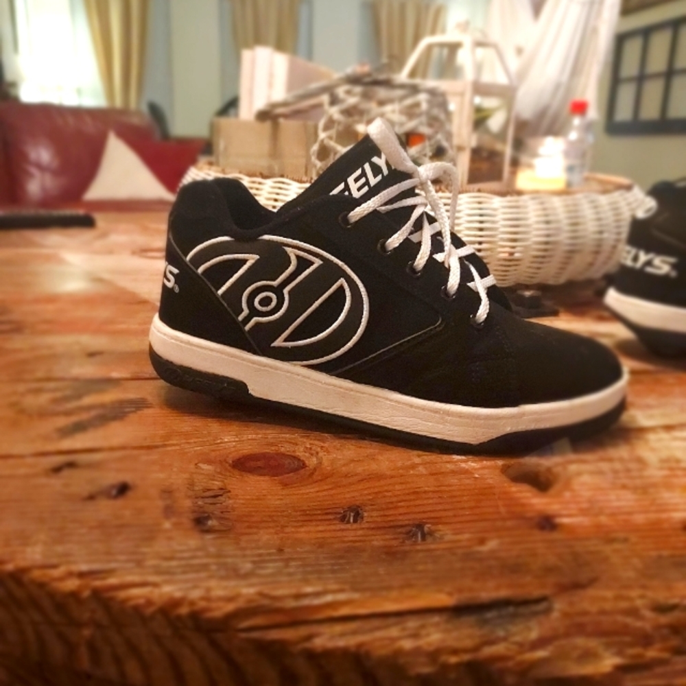 Boys Heelys